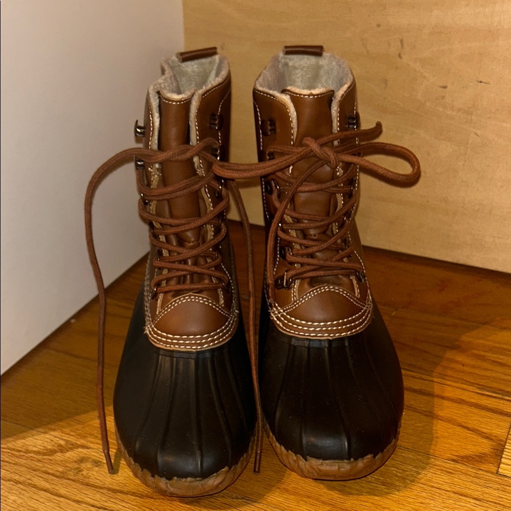 Esprit Faux Fur Lined Duck Boots 7.5